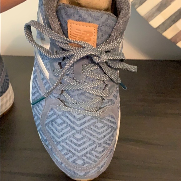 New balance - Picture 2 of 5